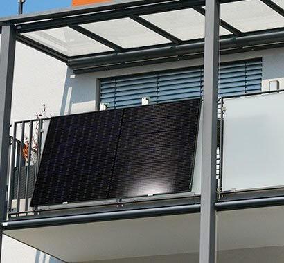 Il pannello fotovoltaico da ringhiera Sun Plug & Play di Enel X.