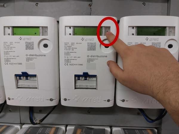 Che pulsante premere per accedere ai dati dello Smart Meter?
