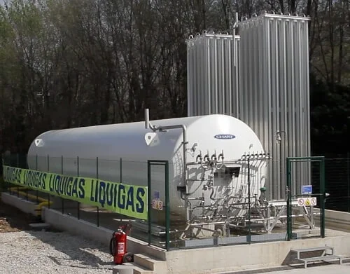 Serbatoio di GNL e vaporizzatori